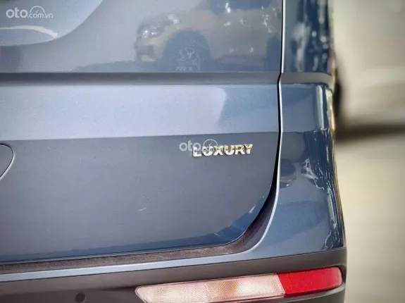 Kia Carnival 2.2D Luxury 2022 - Màu xanh nội thất kem sang trọng