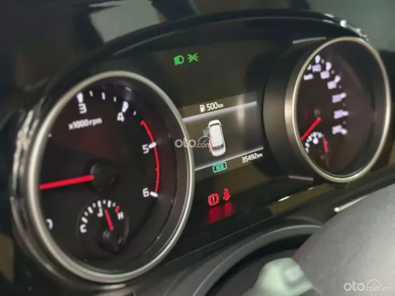 Kia Carnival 2.2D Luxury 2022 - Màu xanh nội thất kem sang trọng