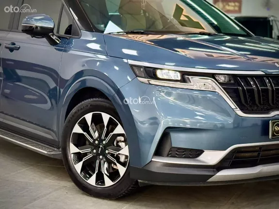 Kia Carnival 2.2D Luxury 2022 - Màu xanh nội thất kem sang trọng