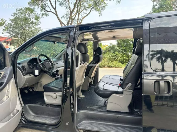 Hyundai Grand Starex 2.4 MT 2008 - Bán Huyndai Starex chở tiền 5 chỗ, đời 2008, xe ko niên hạn, máy dầu