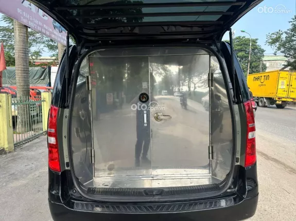 Hyundai Grand Starex 2.4 MT 2008 - Bán Huyndai Starex chở tiền 5 chỗ, đời 2008, xe ko niên hạn, máy dầu