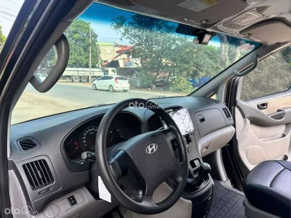 Hyundai Grand Starex 2.4 MT 2008 - Bán Huyndai Starex chở tiền 5 chỗ, đời 2008, xe ko niên hạn, máy dầu