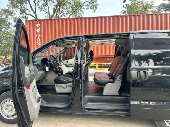 Hyundai Grand Starex 2.4 MT 2008 - Bán Huyndai Starex chở tiền 5 chỗ, đời 2008, xe ko niên hạn, máy dầu