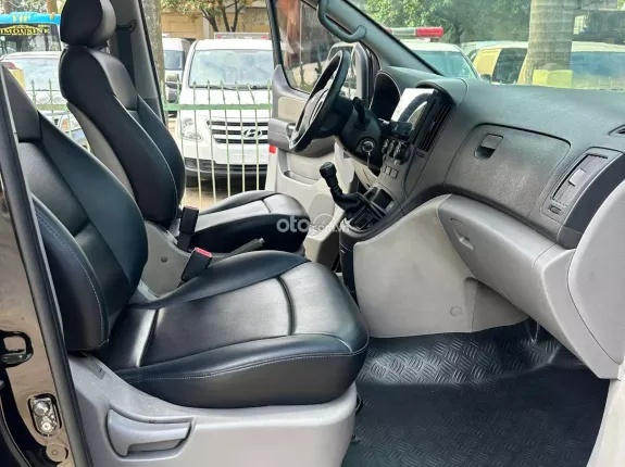 Hyundai Grand Starex 2.4 MT 2008 - Bán Huyndai Starex chở tiền 5 chỗ, đời 2008, xe ko niên hạn, máy dầu