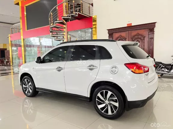 Mitsubishi Outlander Sport 2.0 CVT Premium 2014 - SUV gầm cao chất lượng, keo chỉ máy số Zin