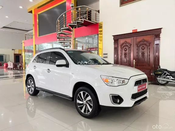 Mitsubishi Outlander Sport 2.0 CVT Premium 2014 - SUV gầm cao chất lượng, keo chỉ máy số Zin