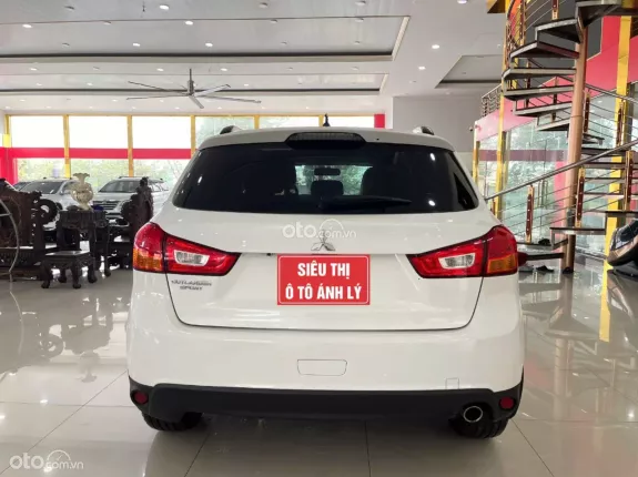 Mitsubishi Outlander Sport 2.0 CVT Premium 2014 - SUV gầm cao chất lượng, keo chỉ máy số Zin