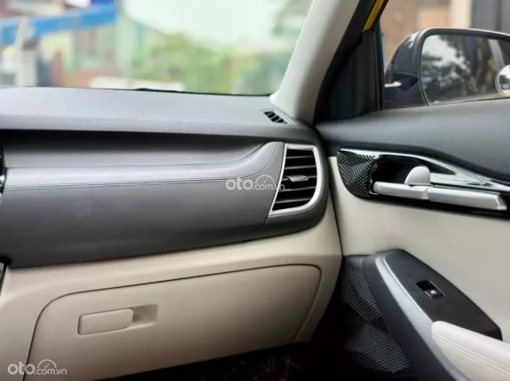 Kia Seltos 1.4 Premium 2022 - Options hiện đại, camera lùi, ghế chỉnh điện