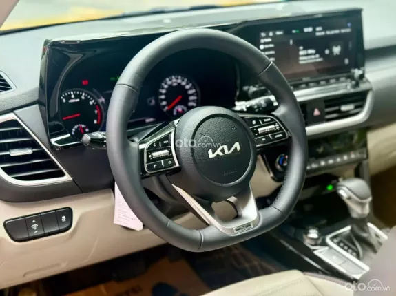 Kia Seltos 1.4 Premium 2022 - Options hiện đại, camera lùi, ghế chỉnh điện
