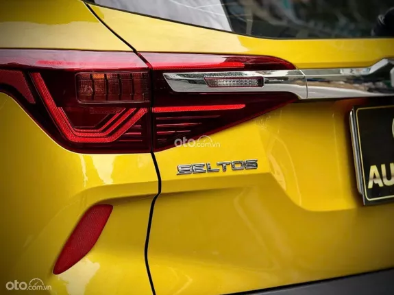 Kia Seltos 1.4 Premium 2022 - Options hiện đại, camera lùi, ghế chỉnh điện