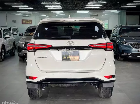 Toyota Fortuner 2.4 AT 4x2 Legender 2020 - Xe sản xuất 2020, model 2021 như mới