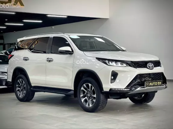 Toyota Fortuner 2.4 AT 4x2 Legender 2020 - Xe sản xuất 2020, model 2021 như mới