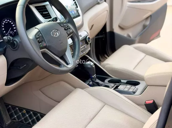 Hyundai Tucson 2.0 Đặc biệt 2018 - Một chủ từ mới chuẩn km đi