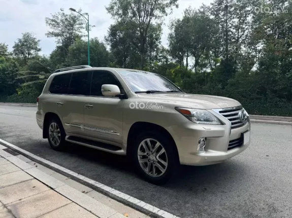 Lexus LX 570 2013 - Lexus LX 570 Model 2013