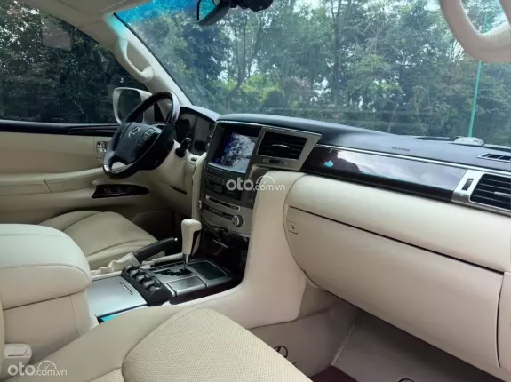 Lexus LX 570 2013 - Lexus LX 570 Model 2013