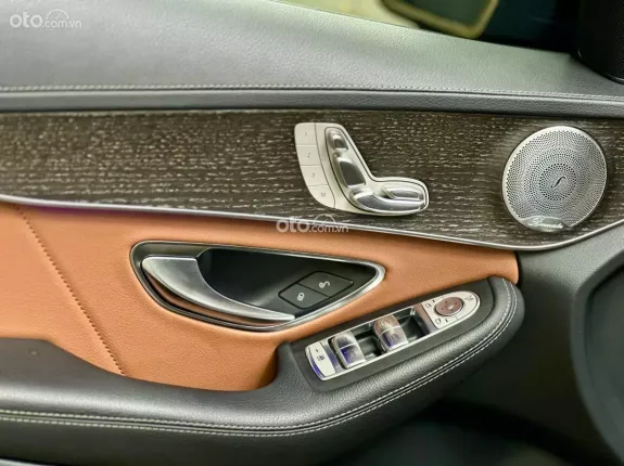 Mercedes-Benz C300 AMG 2019 - Xe đẹp tuyệt đối
