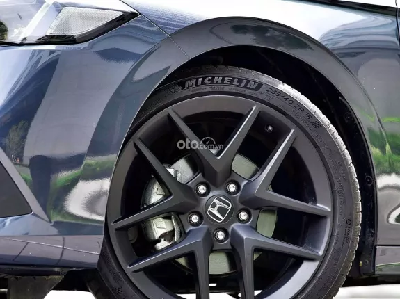 Honda Civic 1.5 Turbo RS 2024 - ODO: 15.000KM, BẢN CAO CẤP, CỰC SIÊU LƯỚT