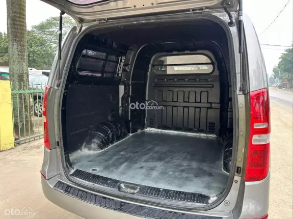 Hyundai Grand Starex 2.4 AT 2008 - Bán Hyundai starextải van 5 chỗ, đời 2008, số tự động, máy dầu