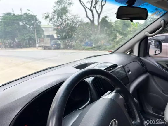 Hyundai Grand Starex 2.4 AT 2008 - Bán Hyundai starextải van 5 chỗ, đời 2008, số tự động, máy dầu