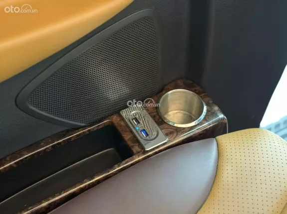 Ford Tourneo Titanium 2020 - Full Option Limousine Đẳng Cấp