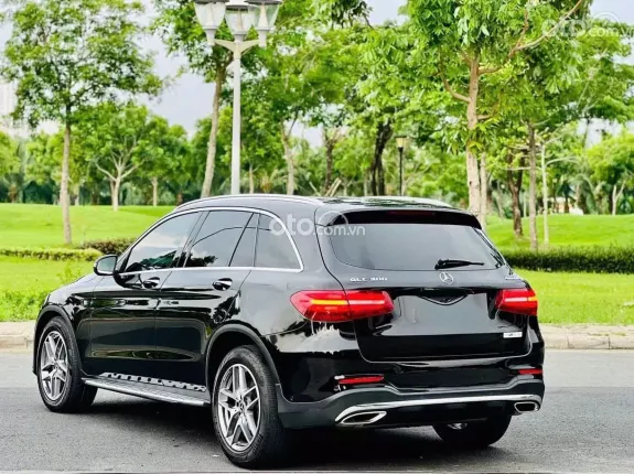 Mercedes-Benz GLC 300 4Matic 2017 - Đen sang trọng lịch lãm