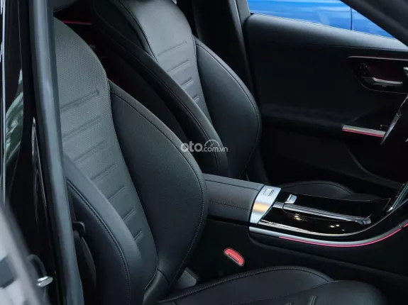 Mercedes-Benz C300 2022 - CBU cá nhân 1 chủ duy nhất