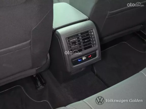 Volkswagen Golf 2025 - Ưu đãi mạnh Cuối năm 2025, Tặng gói Phụ kiện nâng cấp khi gọi Hotline