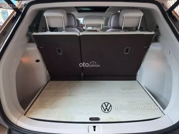 Volkswagen Viloran Luxury 2025 - Hàng ghế Thương gia VIP, tặng kèm Bệ bước chân và quà tặng hấp dẫn