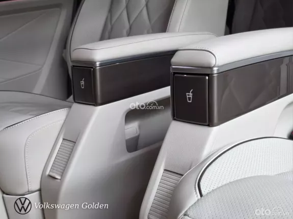 Volkswagen Viloran Luxury 2025 - Hàng ghế Thương gia VIP, tặng kèm Bệ bước chân và quà tặng hấp dẫn