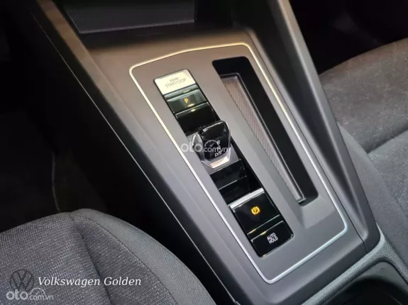 Volkswagen Golf 2025 - Ưu đãi mạnh Cuối năm 2025, Tặng gói Phụ kiện nâng cấp khi gọi Hotline