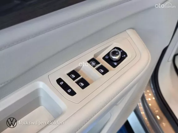 Volkswagen Viloran Luxury 2025 - Hàng ghế Thương gia VIP, tặng kèm Bệ bước chân và quà tặng hấp dẫn
