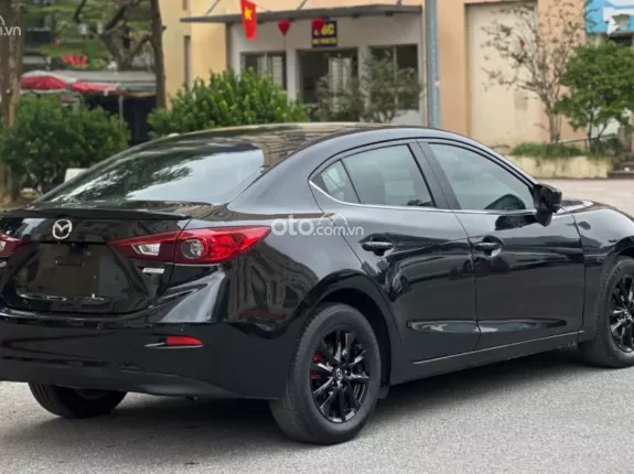 Mazda 3 1.5L Sedan 2018 - Màu đen chạy lướt 4v7 km - Sẵn giao dịch tại HN - Giá cả thương lượng