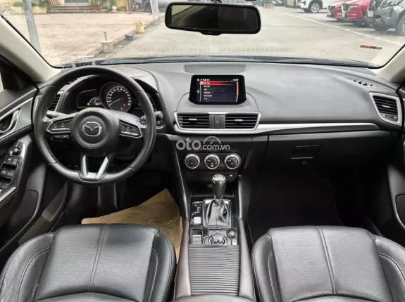 Mazda 3 1.5L Sedan 2018 - Màu đen chạy lướt 4v7 km - Sẵn giao dịch tại HN - Giá cả thương lượng