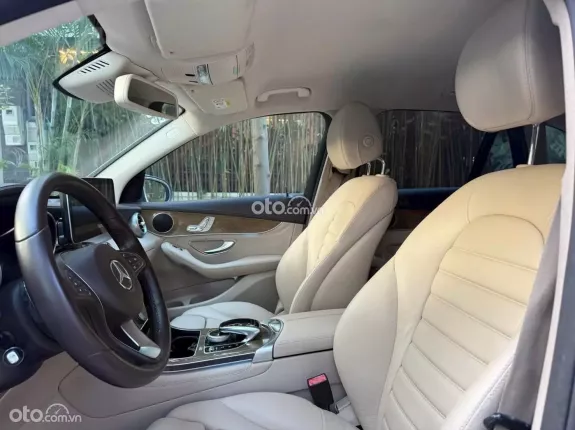 Mercedes-Benz GLC 250 4Matic 2016 - GLC 250 trắng kem sx 2016 siêu đẹp