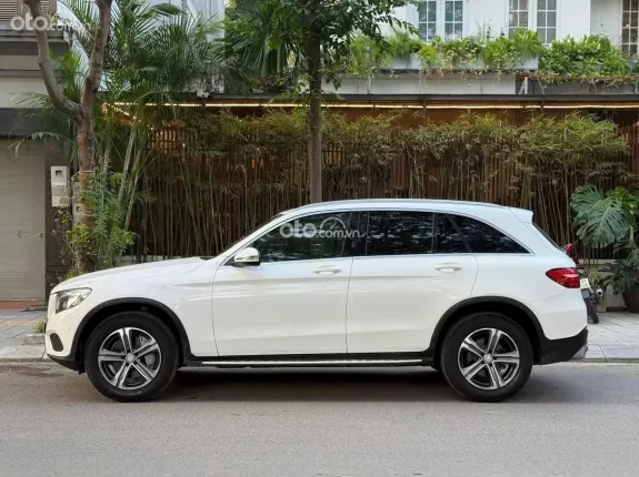 Mercedes-Benz GLC 250 4Matic 2016 - GLC 250 trắng kem sx 2016 siêu đẹp