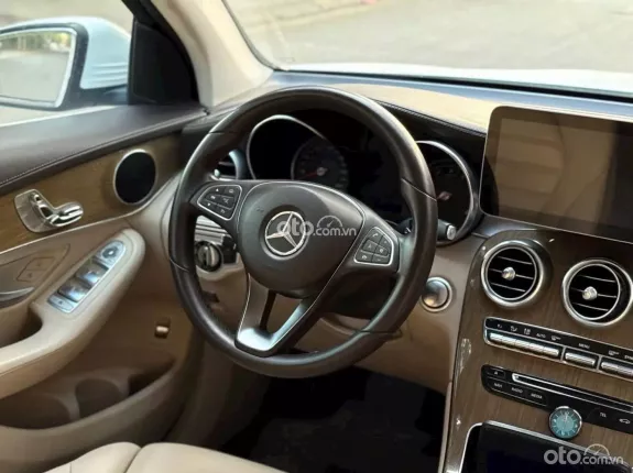 Mercedes-Benz GLC 250 4Matic 2016 - GLC 250 trắng kem sx 2016 siêu đẹp