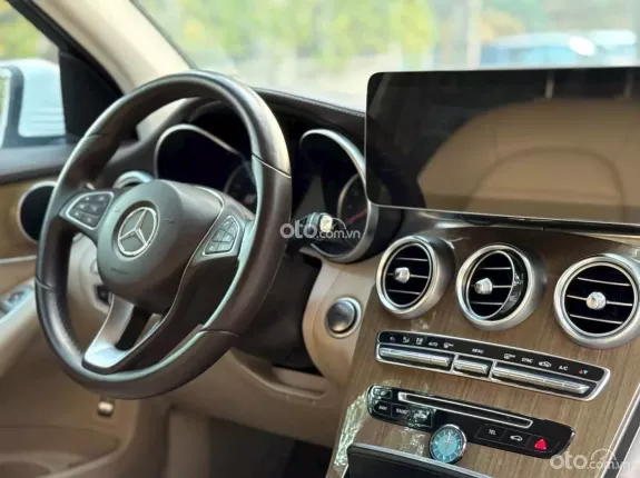 Mercedes-Benz GLC 250 4Matic 2016 - GLC 250 trắng kem sx 2016 siêu đẹp