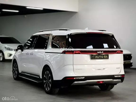 Kia Carnival 2.2D Premium 2022 - Màu Trắng – Nội thất Nâu
