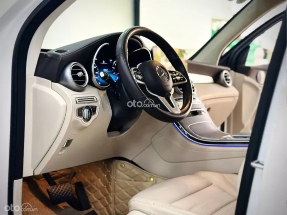 Mercedes-Benz GLC 200 4Matic 2020 - Siêu siêu lướt, Full ls hãng