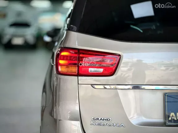 Kia Sedona 2.2 DATH 2020 - MPV cao cấp với nội thất sang trọng