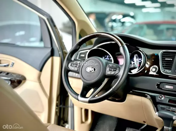 Kia Sedona 2.2 DATH 2020 - MPV cao cấp với nội thất sang trọng