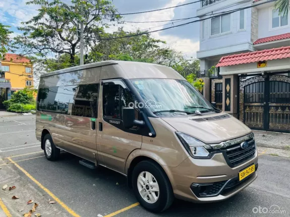 Ford Transit Tiêu chuẩn 2023 - Tên cá nhân chạy 7vkm lốp rin theo xe