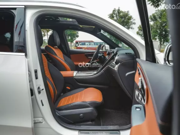 Mercedes-Benz GLC 300 4Matic 2023 - Mercedes GLC300 4Matic 2023 siêu lướt 11.000km cực đẹp