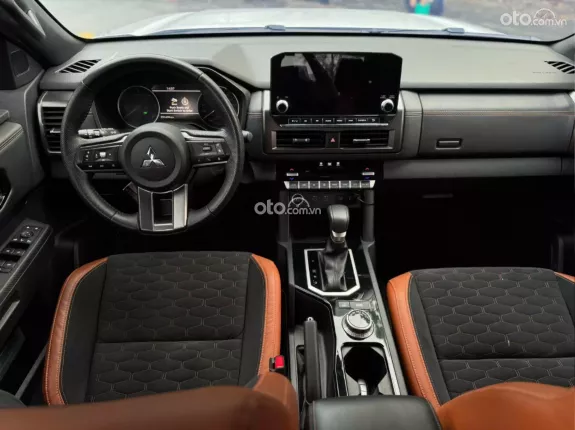 Mitsubishi Triton 4×4 AT 2024 - Xe lướt ít sử dụng, chất lượng như mới