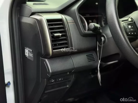 Mitsubishi Triton 4×4 AT 2024 - Xe lướt ít sử dụng, chất lượng như mới