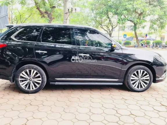 Mitsubishi Outlander 2.0 CVT Premium 2022 - Siêu lướt 58.000km