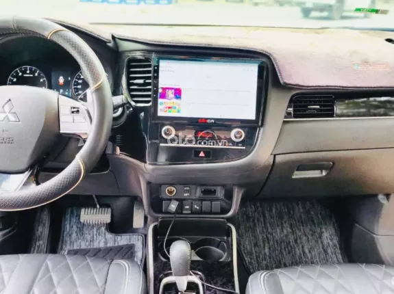 Mitsubishi Outlander 2.0 CVT Premium 2022 - Siêu lướt 58.000km