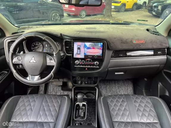 Mitsubishi Outlander 2.0 CVT Premium 2022 - Siêu lướt 58.000km