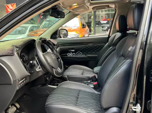 Mitsubishi Outlander 2.0 CVT Premium 2022 - Siêu lướt 58.000km