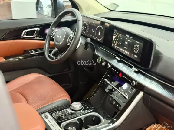 Kia Carnival 2.2D Signature 2022 - Xe màu Xanh - Nội thất Nâu